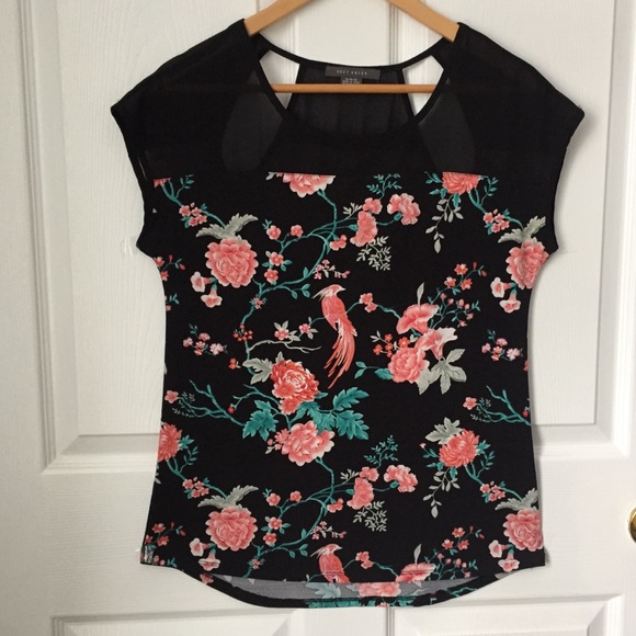 Suzy Shier Black Floral Top - Size S - Picture 1 of 8
